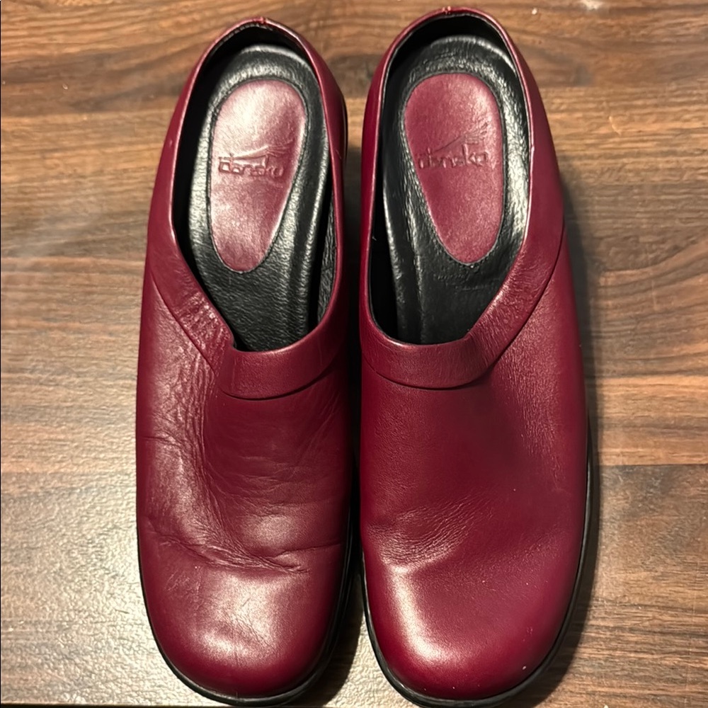 Dansko Red Leather Loafers Slip-Ons Size 8 Womens